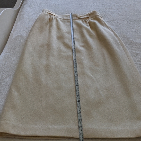 Chic Beige Midi Skirt - Picture 8 of 8